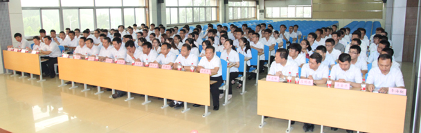 集團(tuán)舉行2016年入司大學(xué)生歡迎會(huì)